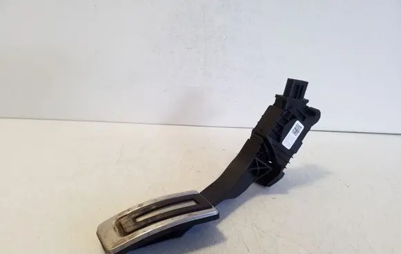 Volkswagen Golf VII Accelerator throttle pedal 5Q2723503D