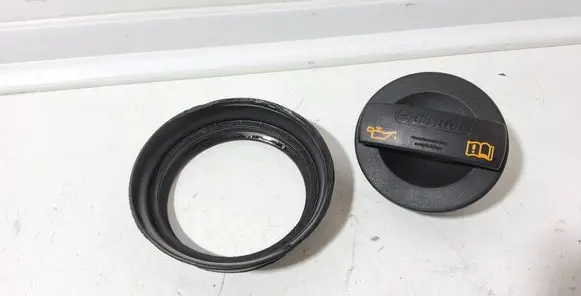 Audi A3 S3 8P Oil filler cap 06C103485 03L133287