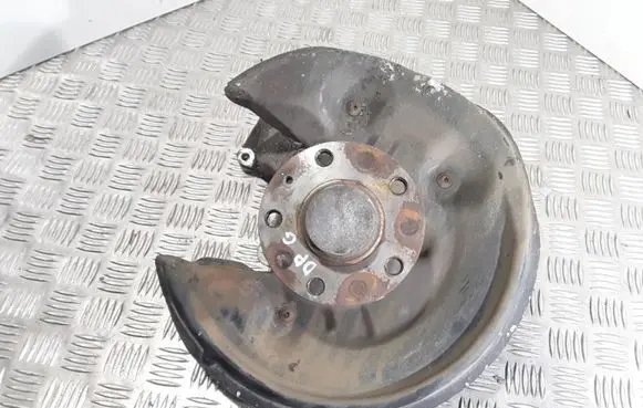 Rear wheel hub