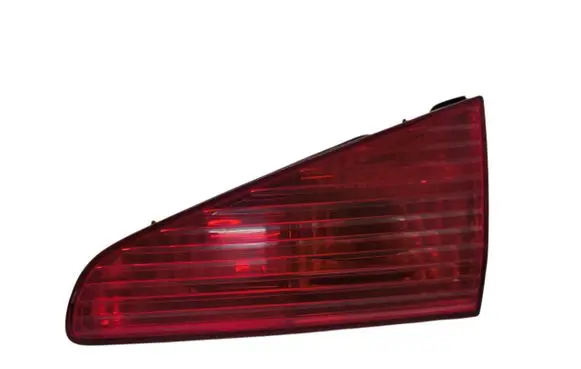 Tailgate rear/tail lights