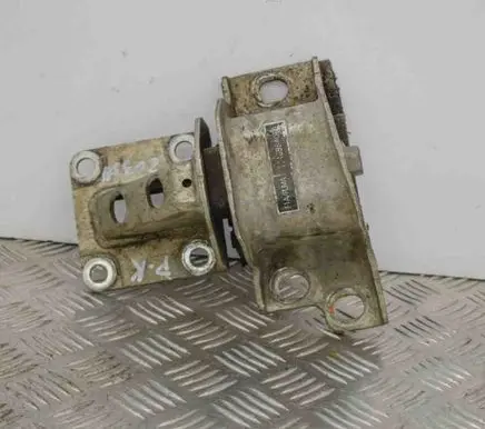 Engine mount bracket
