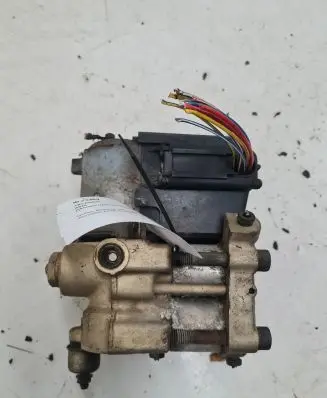 Volkswagen Transporter - Caravelle T4 ABS Pump 0265201037