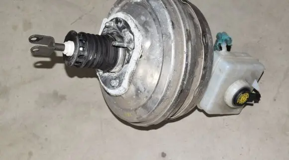 BMW 5 E60 E61 Brake booster