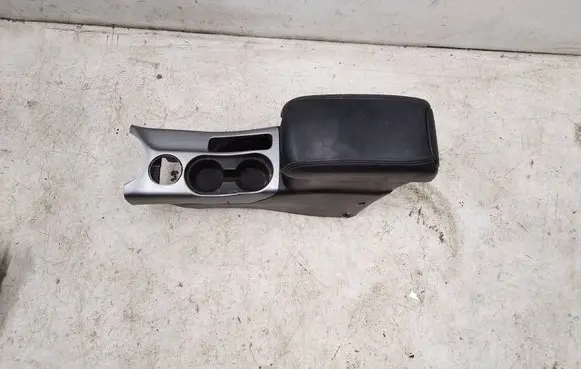 Mitsubishi Outlander Center console 8011a083