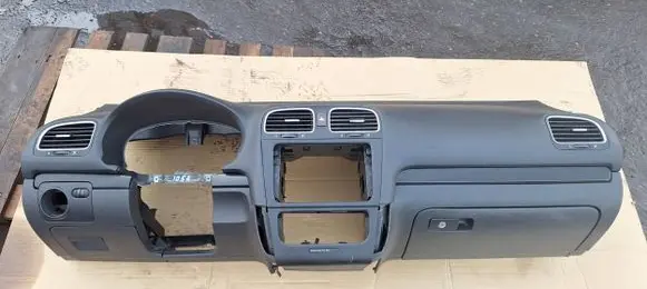 Volkswagen Golf VI Dashboard