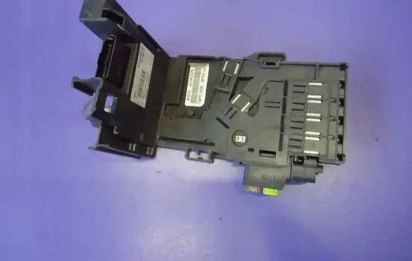 Peugeot 308 Transfer box differential control unit 28236841 18499120846