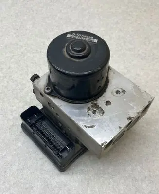Volvo V70 ABS Pump 8619968 5WK84000 10092504023