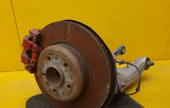 Rear wheel hub spindle/knuckle