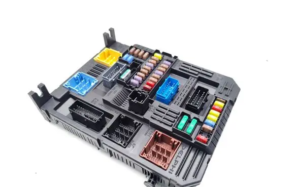 Peugeot Traveller Fuse module 9830790580 28625142