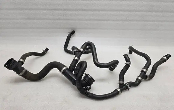 Volvo XC90 Engine coolant pipe/hose 31368402