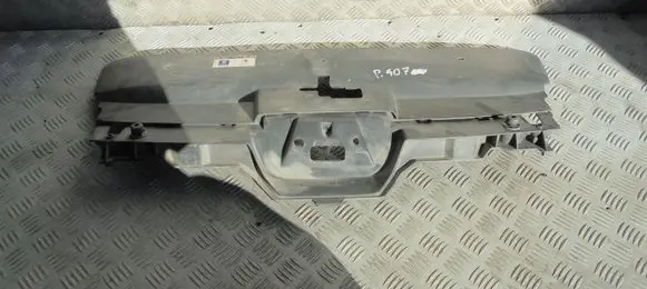 Engine bonnet/hood lock trim molding