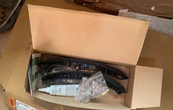 Volkswagen Golf V Timing chain (engine) 03C109469K