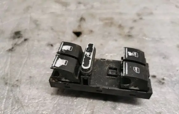 Volkswagen Touareg I Electric window control switch 7L6959857A