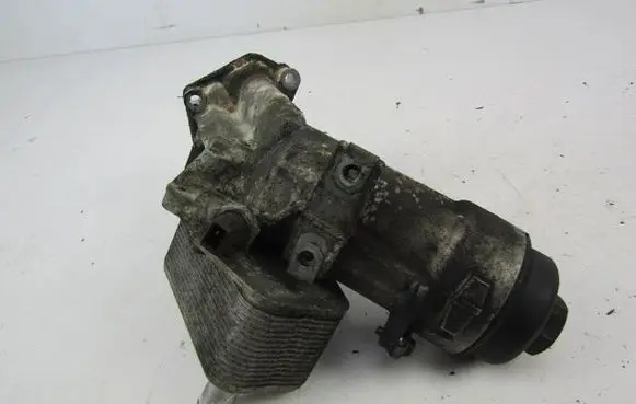 BMW X3 E83 Oil filter mounting bracket 6740373