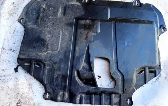 Ford Focus Engine splash shield/under tray 