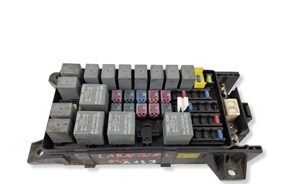 KIA Carnival Fuse module 0K53H66760
