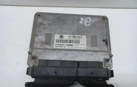 Skoda Fabia Mk1 (6Y) Engine control unit/module ECU 047906033D 3PBSJ31 5WP4419707