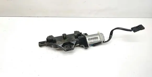 BMW 5 E60 E61 Tailgate window lock/catch/latch 7129931