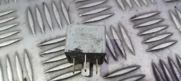Volkswagen Golf IV Other relay 141951253B 20240072
