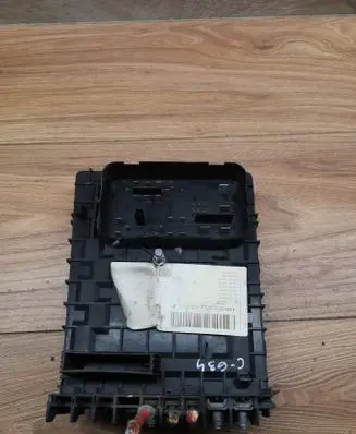 Volkswagen Golf V Fuse module 1K0937125A 017183071
