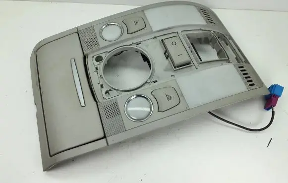 Audi A6 S6 C6 4F Front seat light 4F0947135BQ 18550346 15012008AS