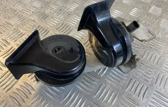 BMW 5 E60 E61 Horn signal 6935987 6935709 6935988