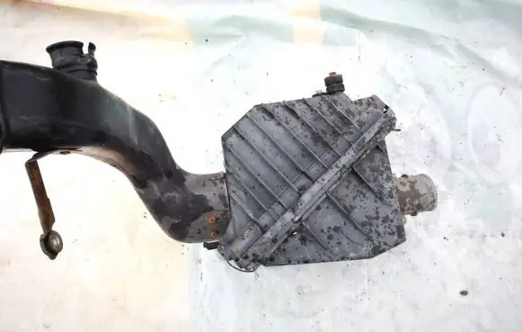 Nissan Primera Air filter box 1650084n00