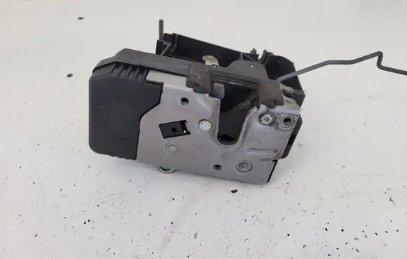 Opel Vivaro Loading door lock 8200008469 91166224