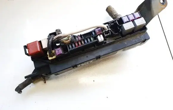 Toyota Corolla E120 E130 Fuse box set 5136ya1
