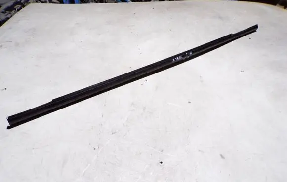Nissan X-Trail T31 Rubber seal rear door window/glass 
