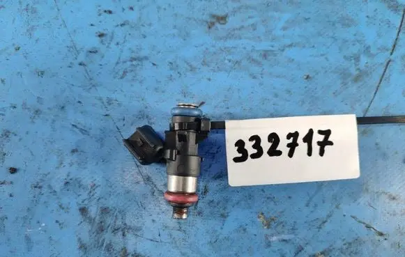 Chrysler 200 Fuel injector RL184085AC