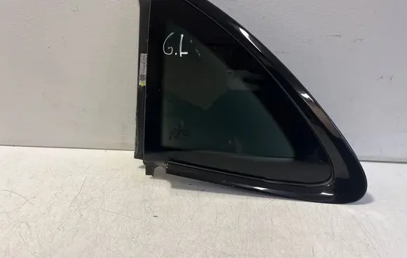 Porsche Taycan 9J1 Rear side window 9J0845297AL
