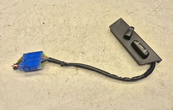 Volvo XC90 Seat control module 39993744 05W364