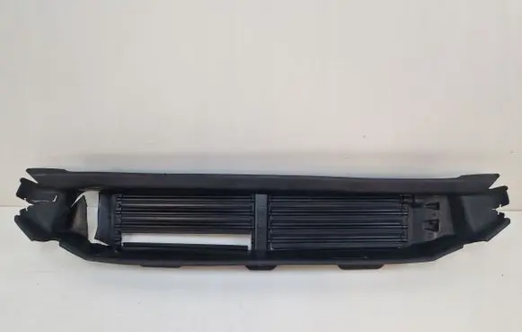 Volvo XC90 Intercooler air channel guide 31353797
