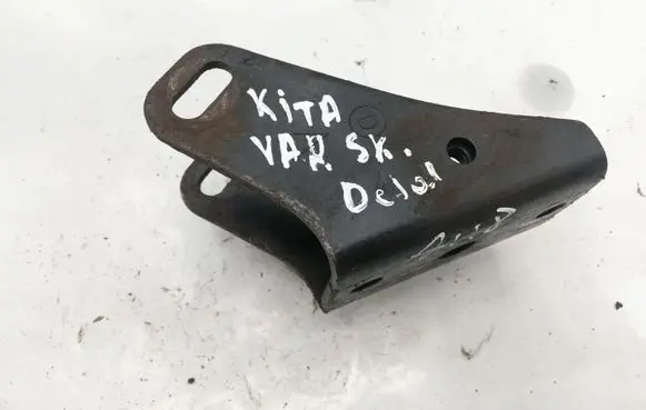 Toyota Avensis T220 Engine mounting bracket 1235102020