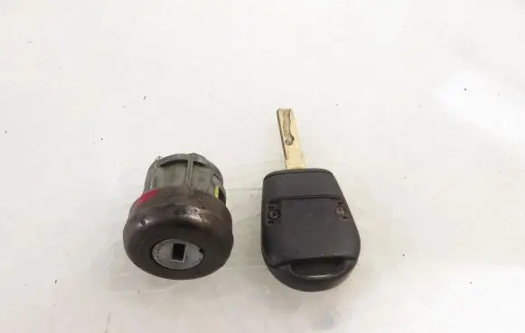 BMW 3 E46 Ignition lock 1094686
