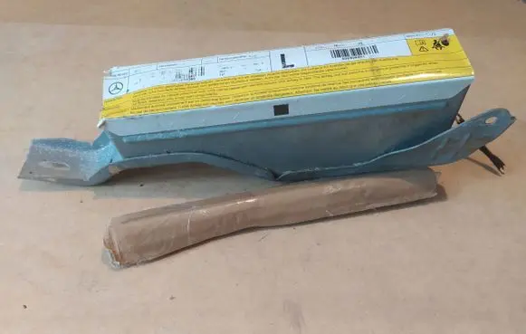 Mercedes-Benz E W212 Loading door exterior handle/bracket 608958801