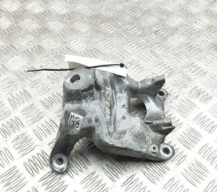 Volkswagen Touareg III Engine mounting bracket 4M0199308CF