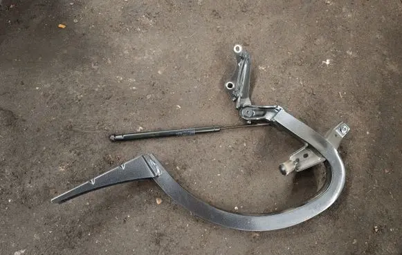 Audi A6 S6 C7 4G Tailgate/trunk/boot hinge 4G5827301B