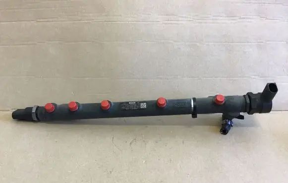 Mercedes-Benz C W203 Fuel main line pipe A6110700395 0445214038 0281002504