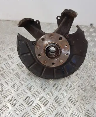 Volkswagen Jetta VI Front wheel hub