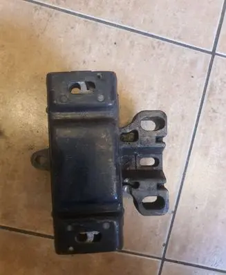 Audi A3 S3 8L Engine mount bracket 1J0199555