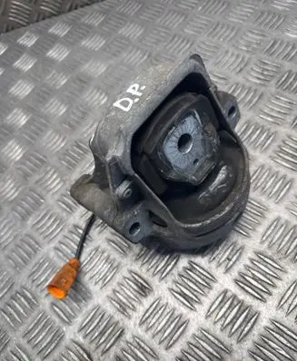 Audi A6 C7 Engine mount bracket 8R0199382