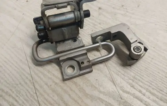 Audi A6 S6 C6 4F Front door hinge set 8E0831412E
