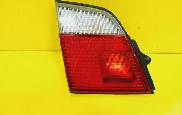 Tailgate rear/tail lights