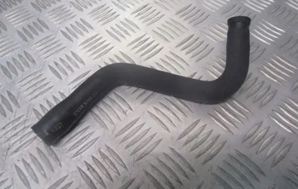 Volvo V70 Engine coolant pipe/hose 09475844