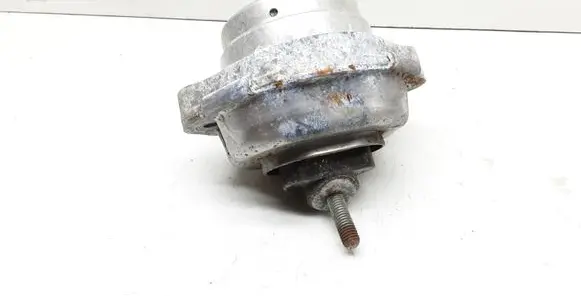 BMW X5 E53 Engine mount bracket 6758444