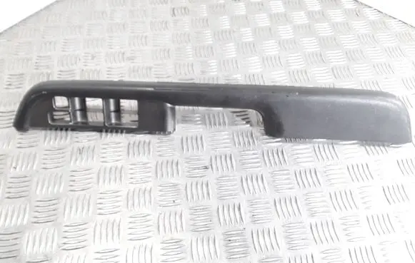 Nissan X-Trail T30 Other front door trim element 809498H700