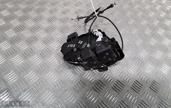 Volvo V50 Front door lock 30699157
