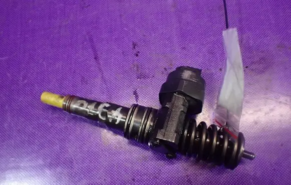 Ford Galaxy Fuel injector 038130073H